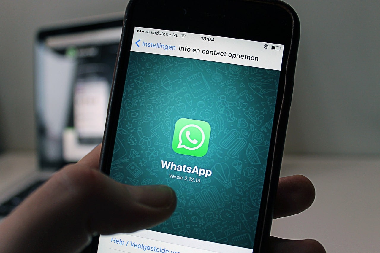 Nouă fraudă pe WhatsApp vizează mii de români prin mesaje aparent inofensive