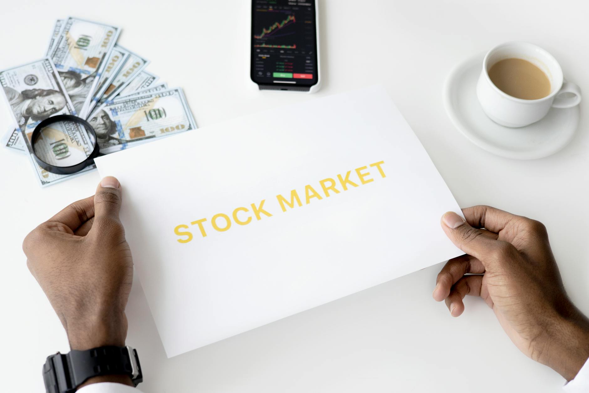Horoscop financiar duminică, 15 martie 2026 – previziuni pentru bani, carieră și business