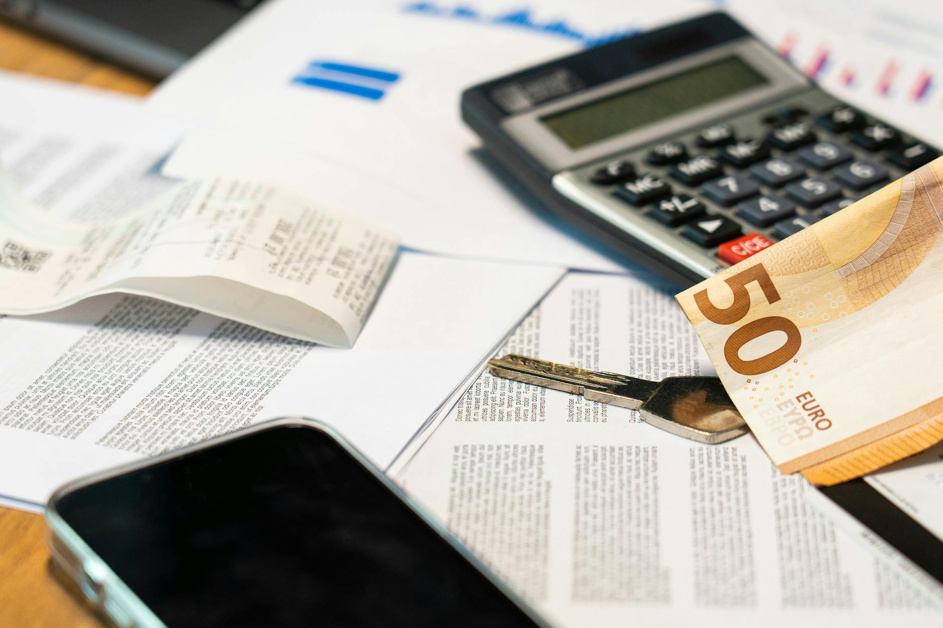Horoscop financiar duminică, 8 martie 2026 – previziuni pentru bani, carieră și business