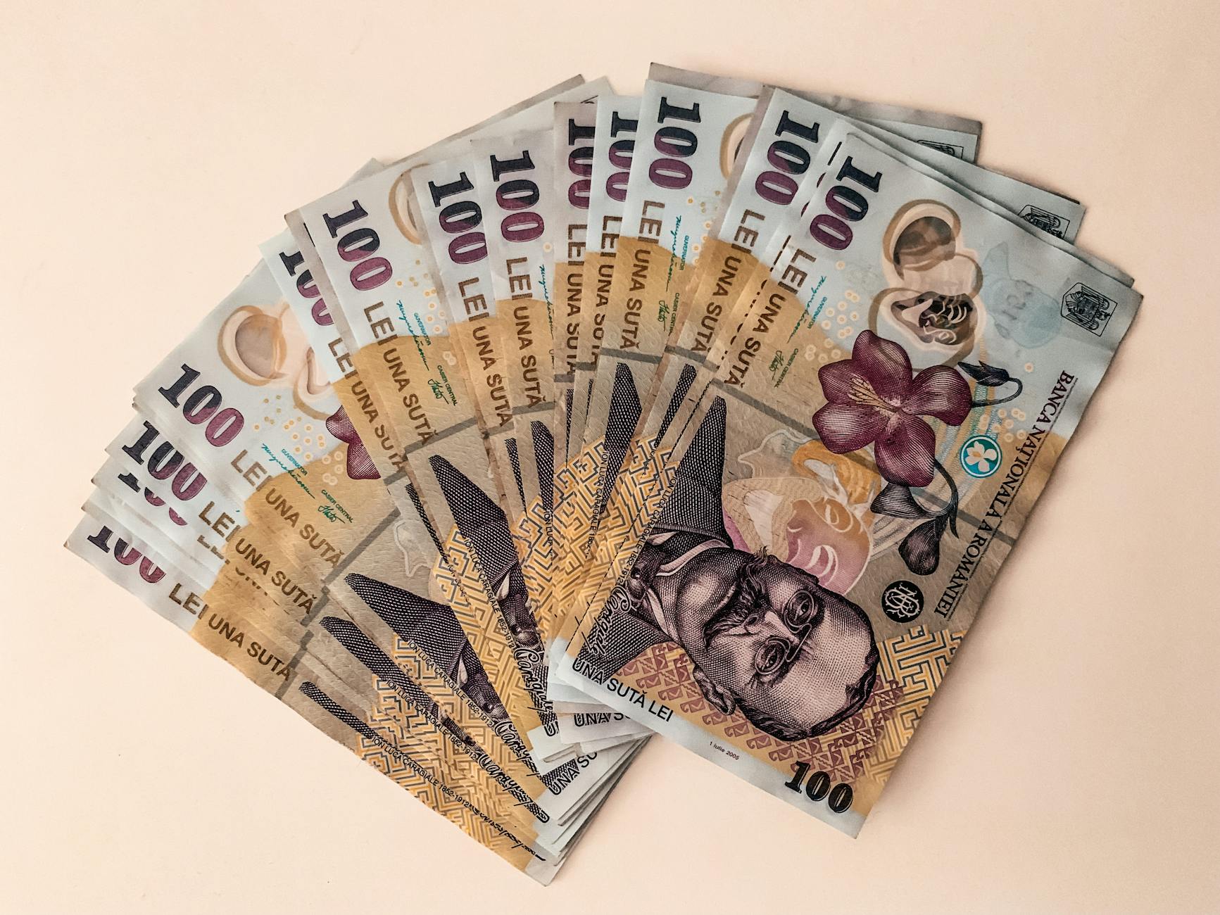 Impozitul real în România ajunge la peste 40% pentru un salariu de 5000 lei