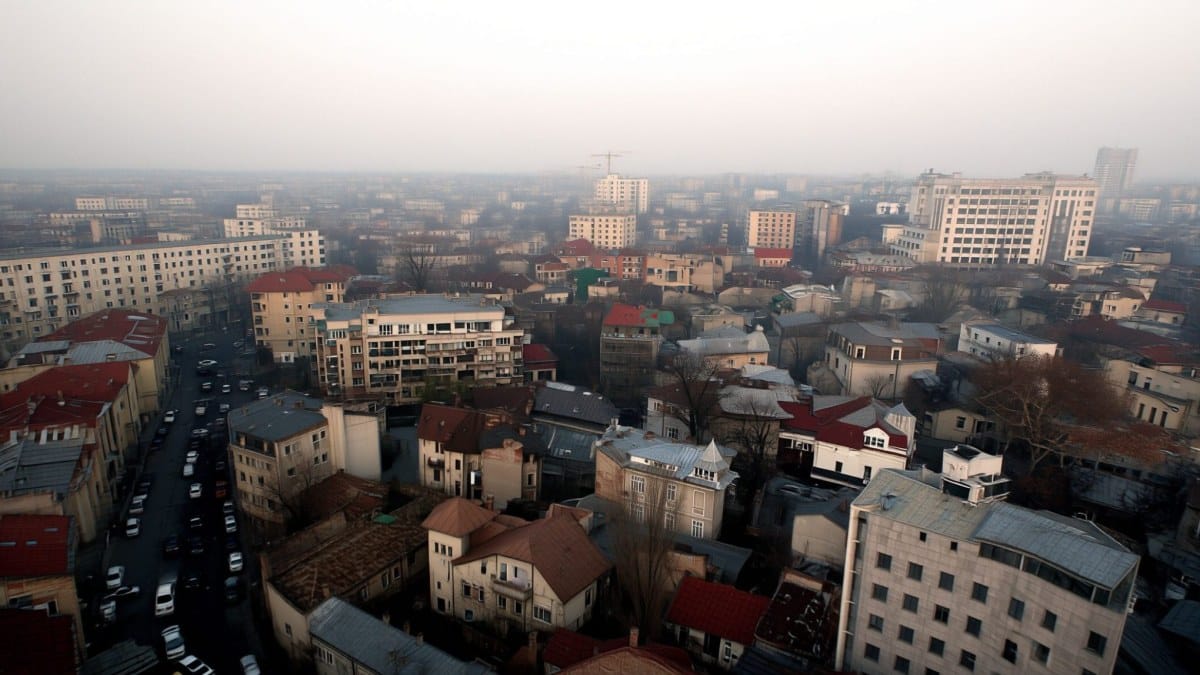 Impozit redus pentru casele verzi. Românii cu panouri solare ar putea fi scutiți