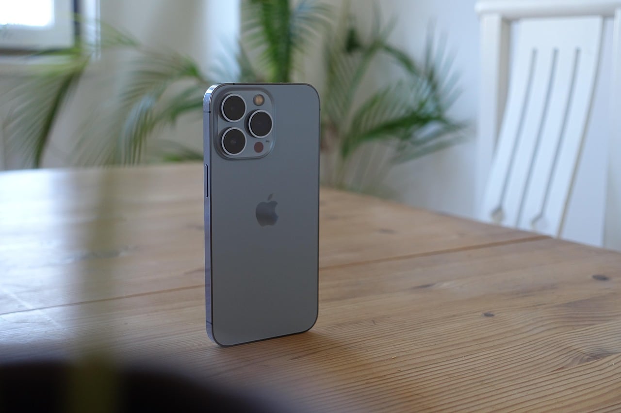 iPhone 17e aduce funcții Pro la jumătate din preț pentru utilizatorii din România