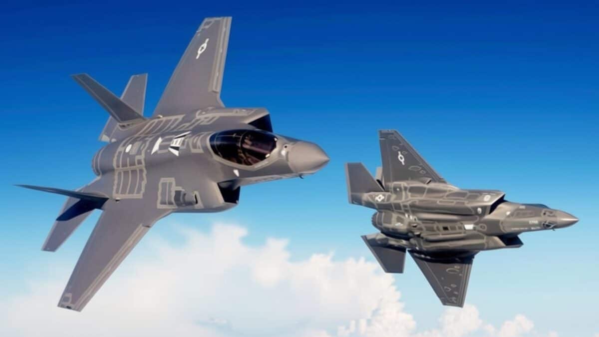 Elveția refuză survolul a două avioane militare americane invocând neutralitatea
