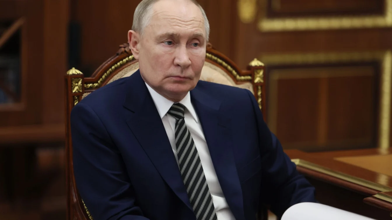 Rusia livrează 700.000 de barili de petrol Cubei sfidând embargoul american