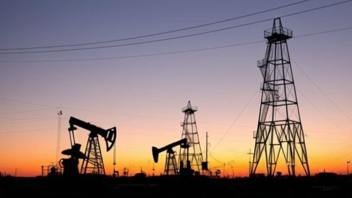 IEA eliberează 400 de milioane de barili de petrol după blocarea Strâmtorii Ormuz