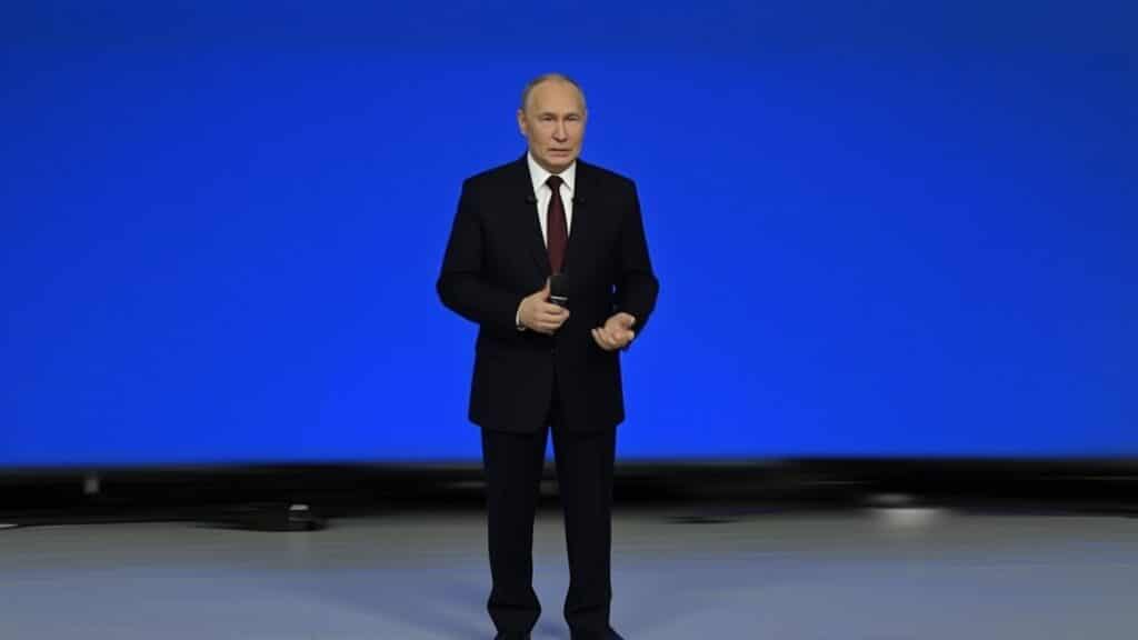 Putin acuză Ucraina de atac terorist: Un petrolier rus cu 61.000 de tone GNL a explodat