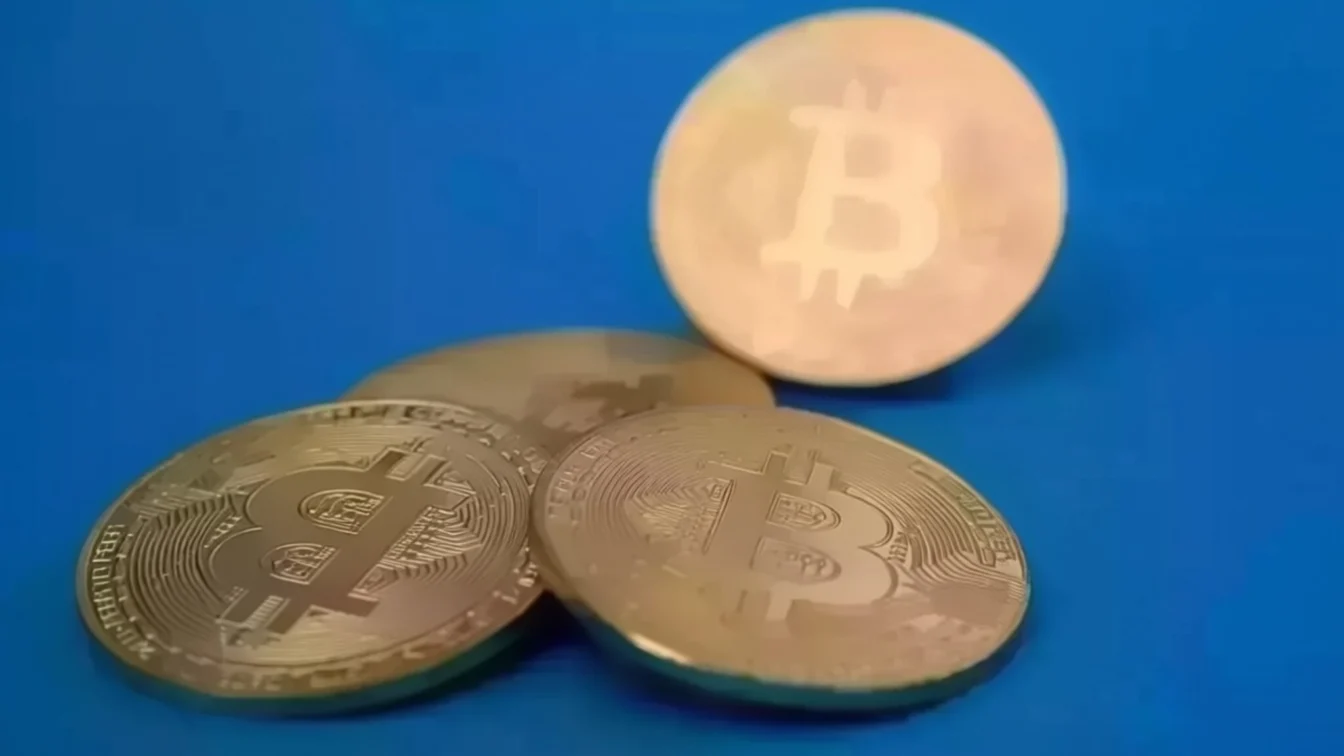 Prețul Bitcoin coboară la 67.266 de dolari în ultima zi din martie 2026