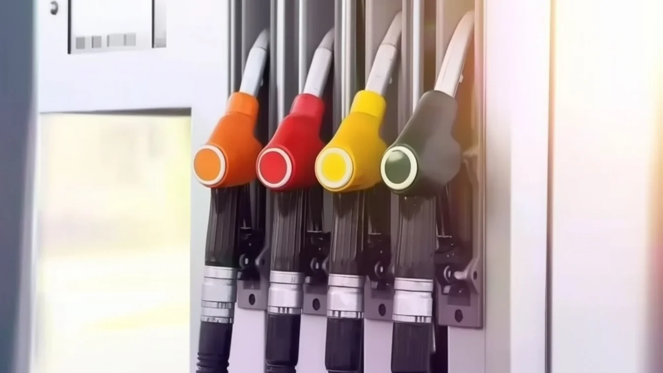 Carburanții s-au scumpit din nou cu până la 20 de bani pe litru pe 25 martie