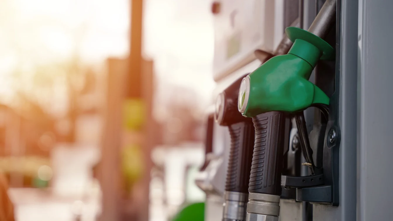 Prețul motorinei ar putea sări de 10 lei avertismentul unui expert