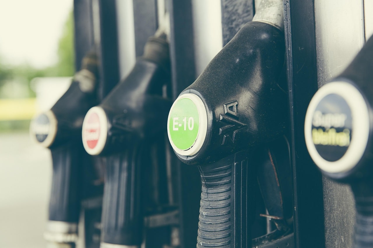 Petrolul atinge niveluri critice și românii vor plăti mai mult la pompă în zilele următoare