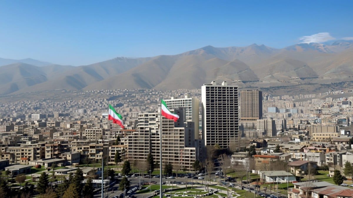 Lupta pentru putere în Iran: Două facțiuni din exil cer sprijinul lui Trump