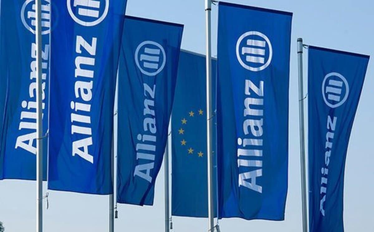Scăderea Allianz afectează direct economiile de pensie ale românilor din Pilon II
