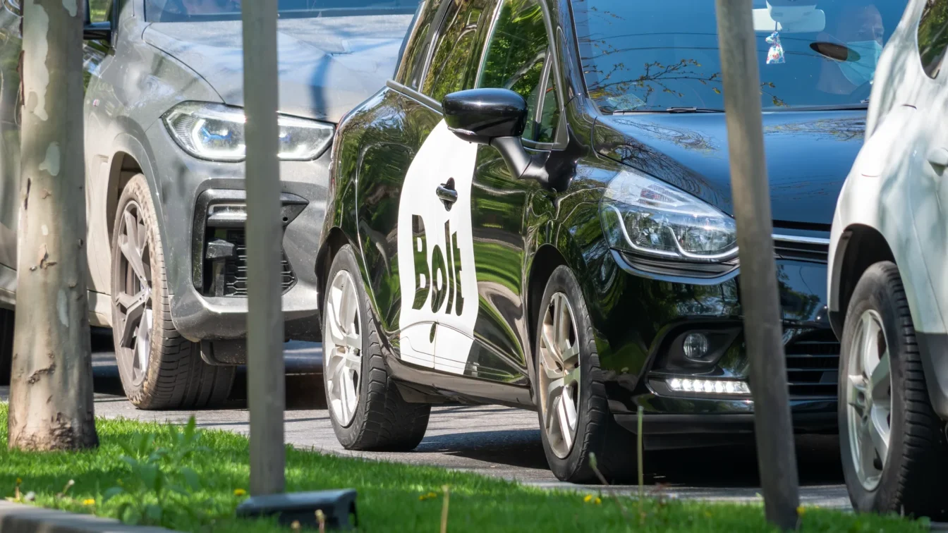 Venituri cu 15% mai mari pentru șoferii Bolt care trec pe PFA