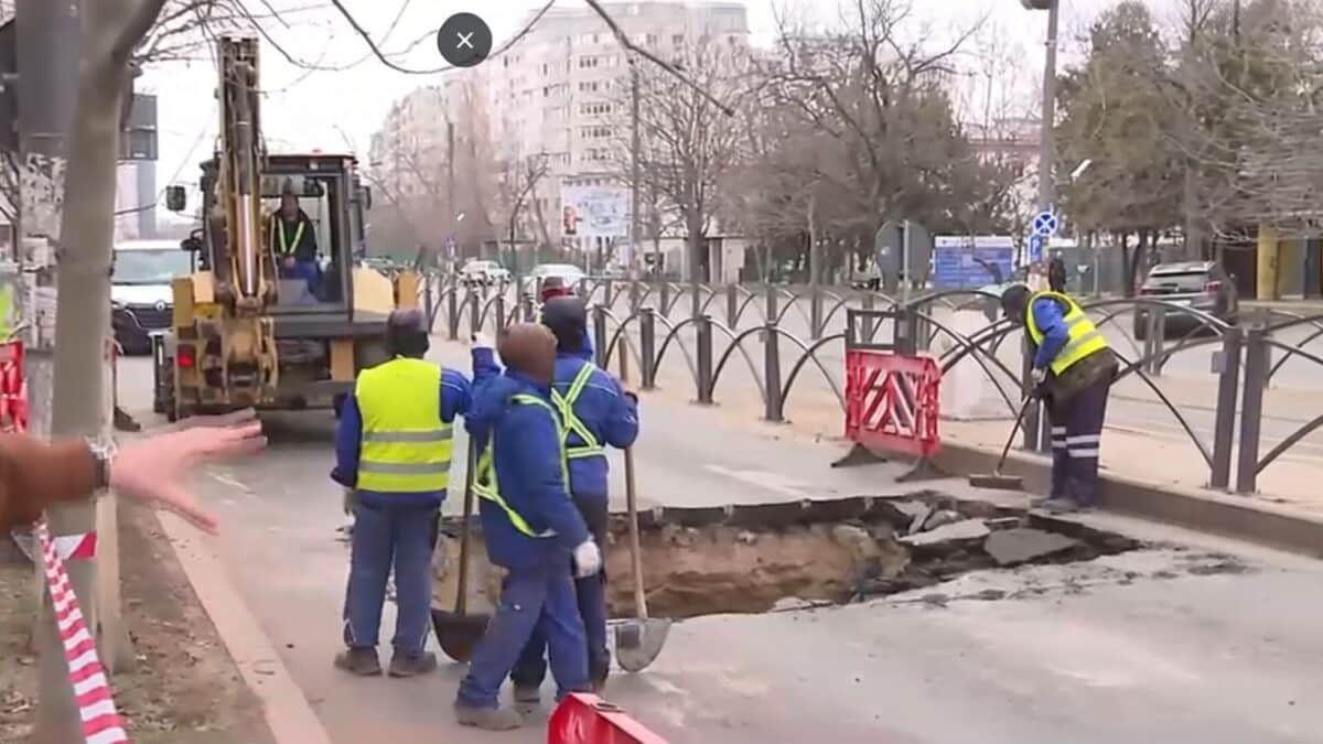 Termoenergetica anunță 10 plăci de beton afectate de surparea de pe Mihai Bravu