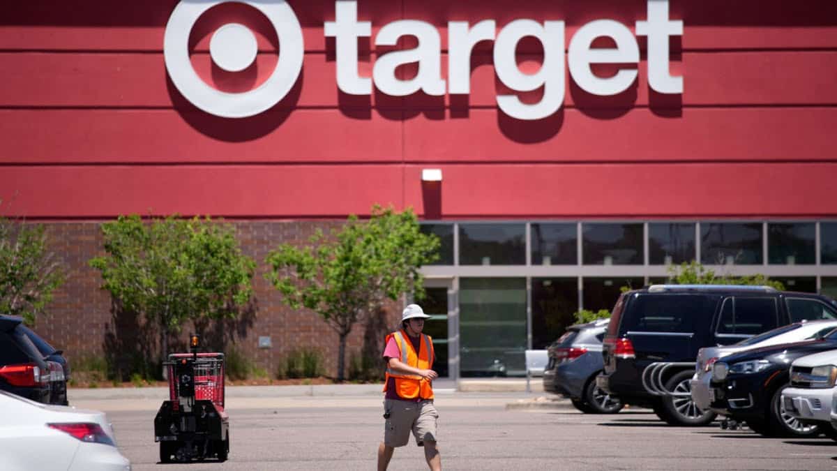 Target investește 2 miliarde de dolari pentru a opri scăderea vânzărilor. Planul noului CEO