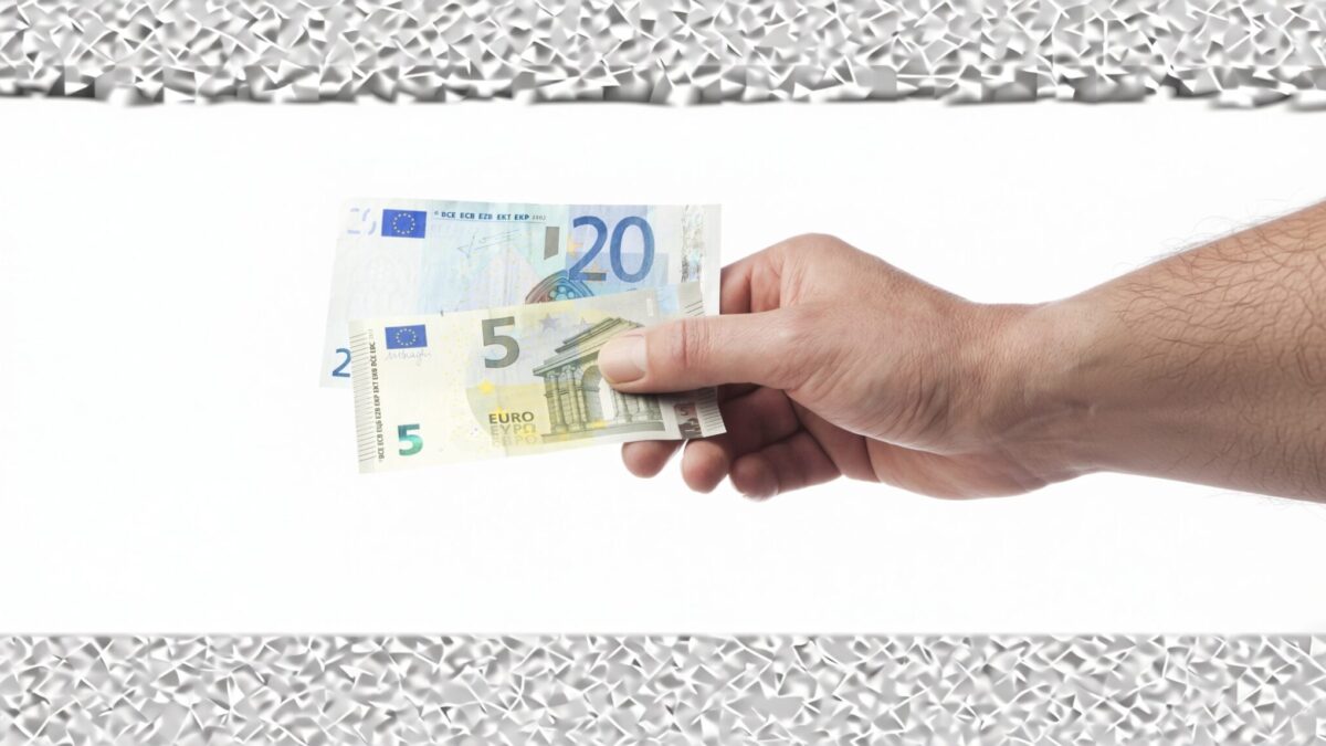 Un magazin din Germania taxează cu 25 de euro clienții care cer sfaturi și nu cumpără