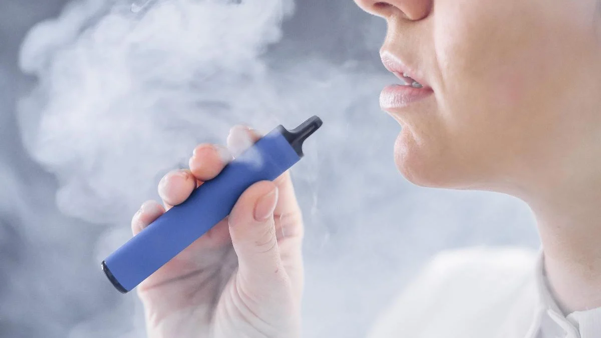 Studiu australian confirmă legătura dintre vaping şi cancerul pulmonar