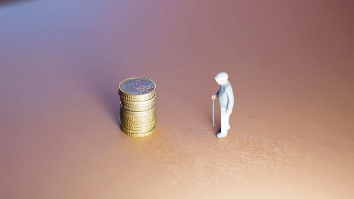 Costul unui an de vechime la pensie crește la aproape 13.000 de lei de la 1 iulie