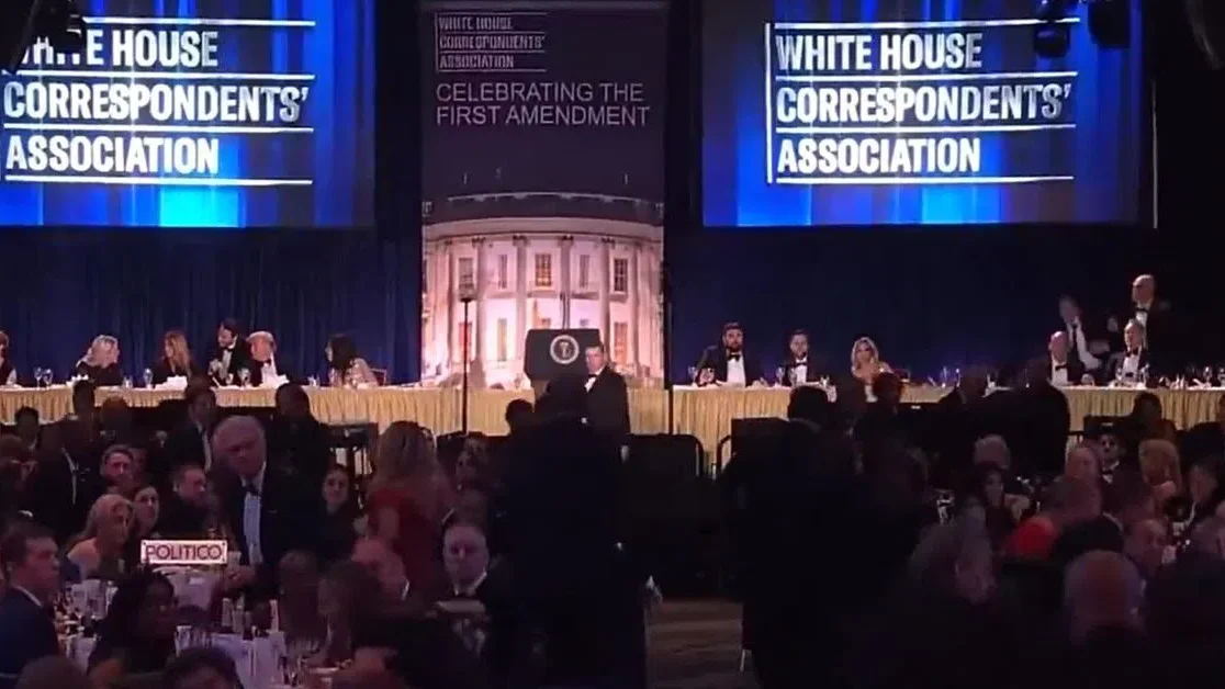 Imagini de groaza din Washington. Donald Trump evacuat in haos dupa focuri de arma