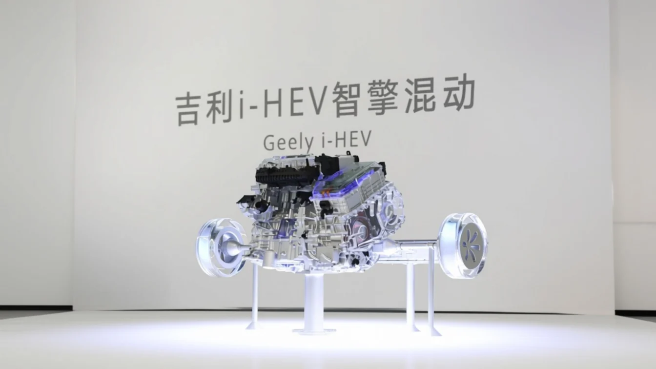 Geely atacă supremația japoneză cu un hibrid AI ce consumă 2,22 l/100 km