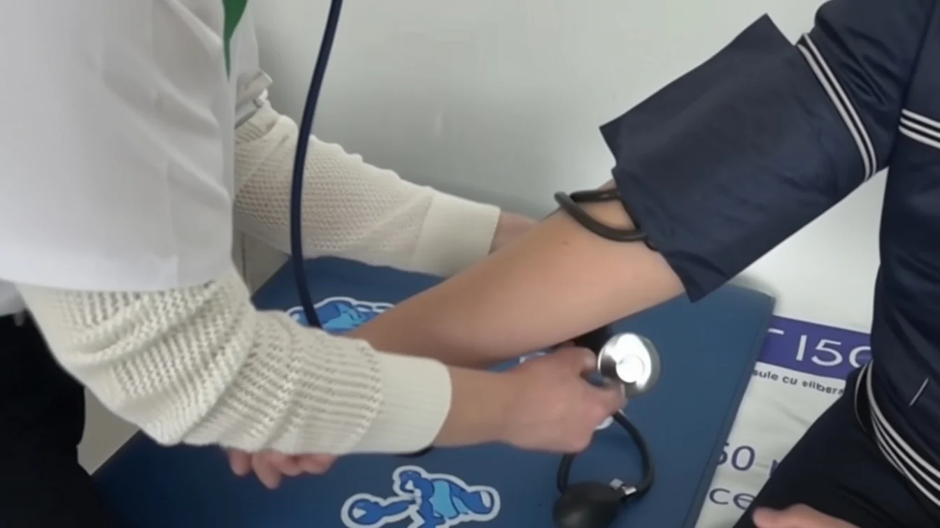 Pacienții cronici pierd peste 4.000 de lei anual din cauza concediului medical neplătit