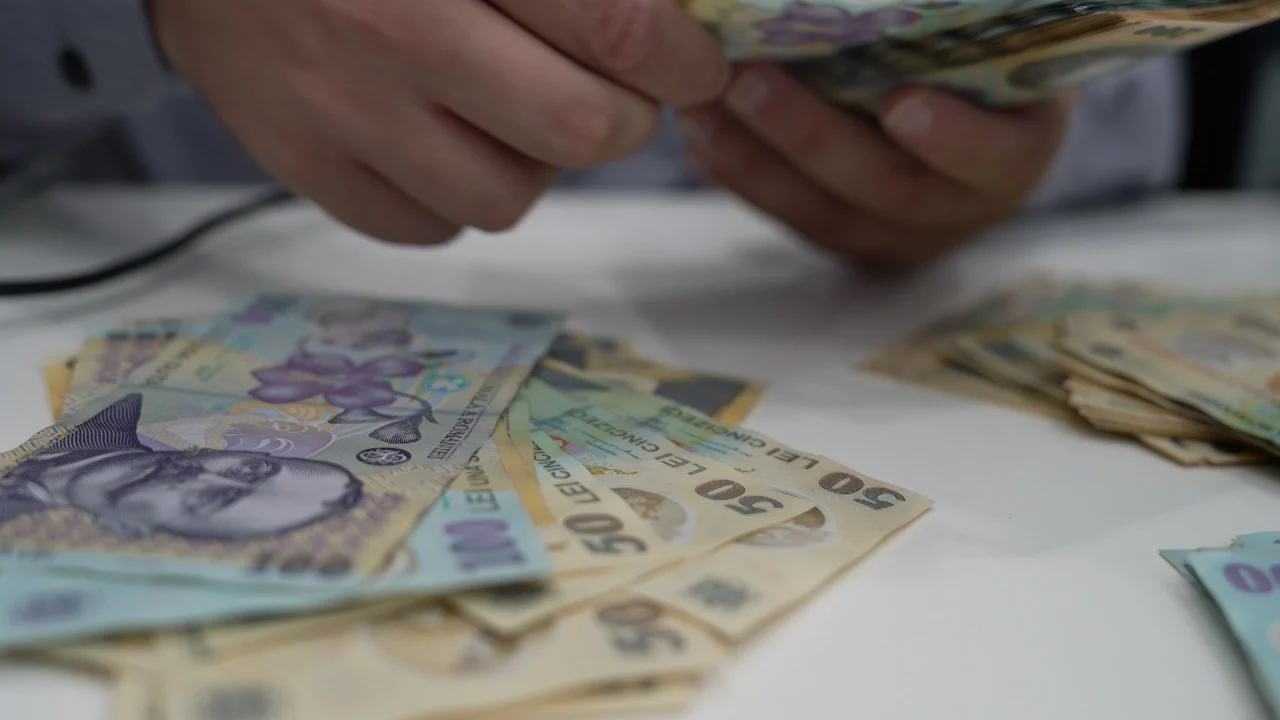 Criza politica ne costa miliarde de euro. Avertismentul analistilor pentru toti romanii