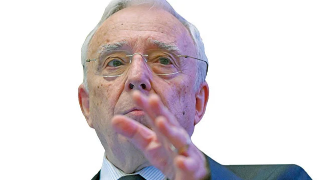 Isărescu pune tunurile pe investigaţia ROBOR după ce a citit un raport de 800 de pagini