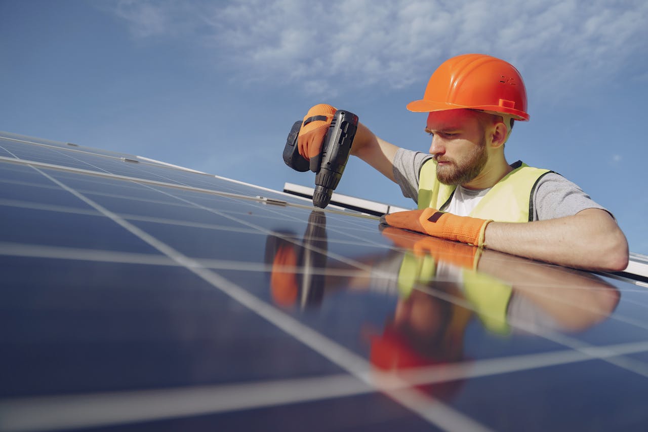 Independență energetică și unelte de încredere pentru orice gospodărie, la Leroy Merlin