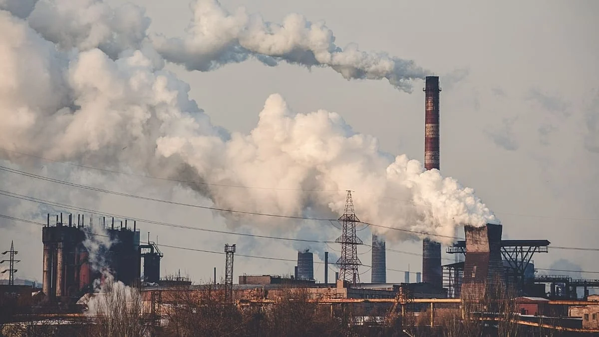Poluarea aerului creste riscul de cancer cu 11% un raport socant