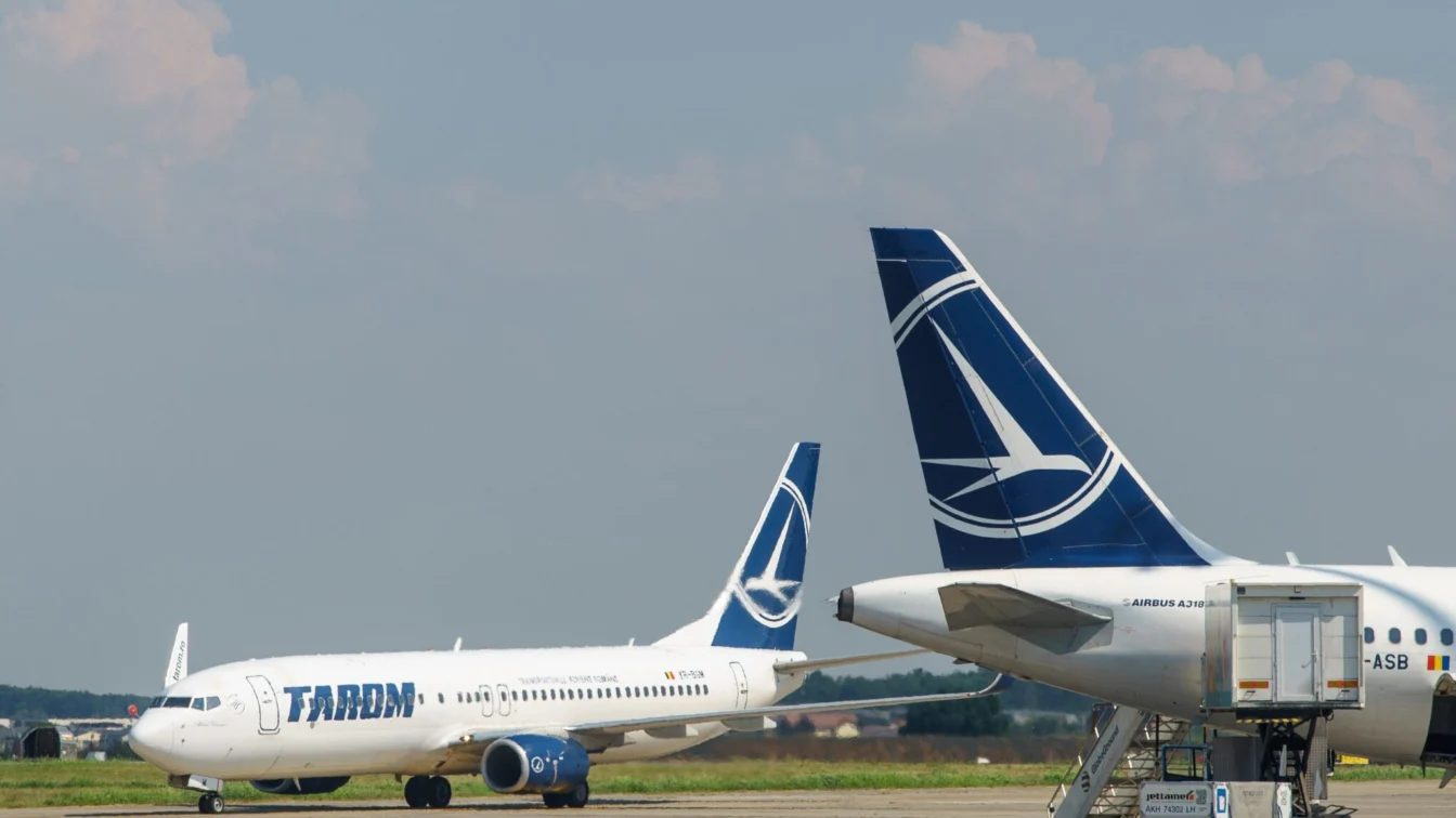 Angajații TAROM anunță protest pe 28 aprilie și acuză Guvernul că vrea să închidă compania
