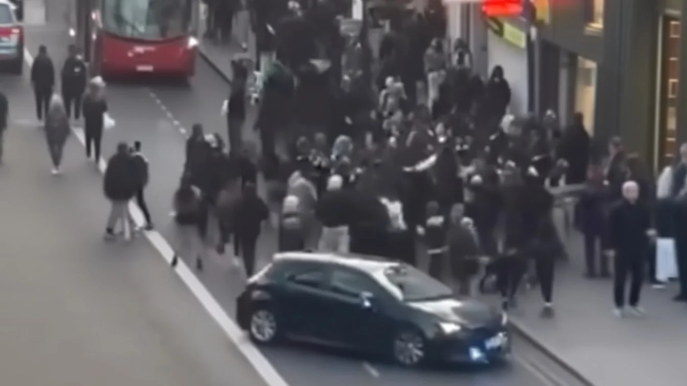 Haos la Londra 6 tineri arestați după ce au vandalizat magazine pentru aprecieri pe TikTok