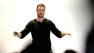 Andrej Karpathy s-a alăturat Anthropic. Decizia optimizează costurile dezvoltării modelelor AI.