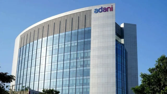 Capital Group, achiziții de 2 miliarde dolari în acțiuni Adani. Schimbare strategică pe piața indiană.