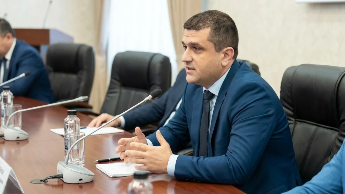 Surpriza uriasa pe piata bancara europeana. Ce se intampla cu oferta de 35 miliarde de euro Nereguli majore în transportul rutier de marfă. Radu Miruță: Am găsit o cameră a ilegalităților