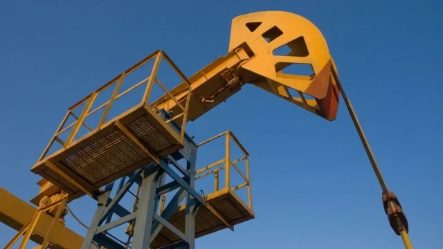 Acțiunile companiei unde Iulian Stanciu a investit explodează. Contractul uriaș semnat cu OMV Petrom