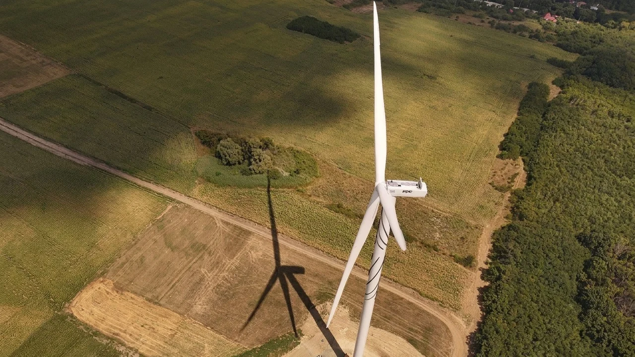 PPC Renewables finalizeaza instalarea turbinelor la parcul eolian Deleni de 140 MW