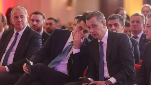 PSD decide miercuri la ora 13 optiunile de guvernare. Nicusor Dan solicita majoritate clara