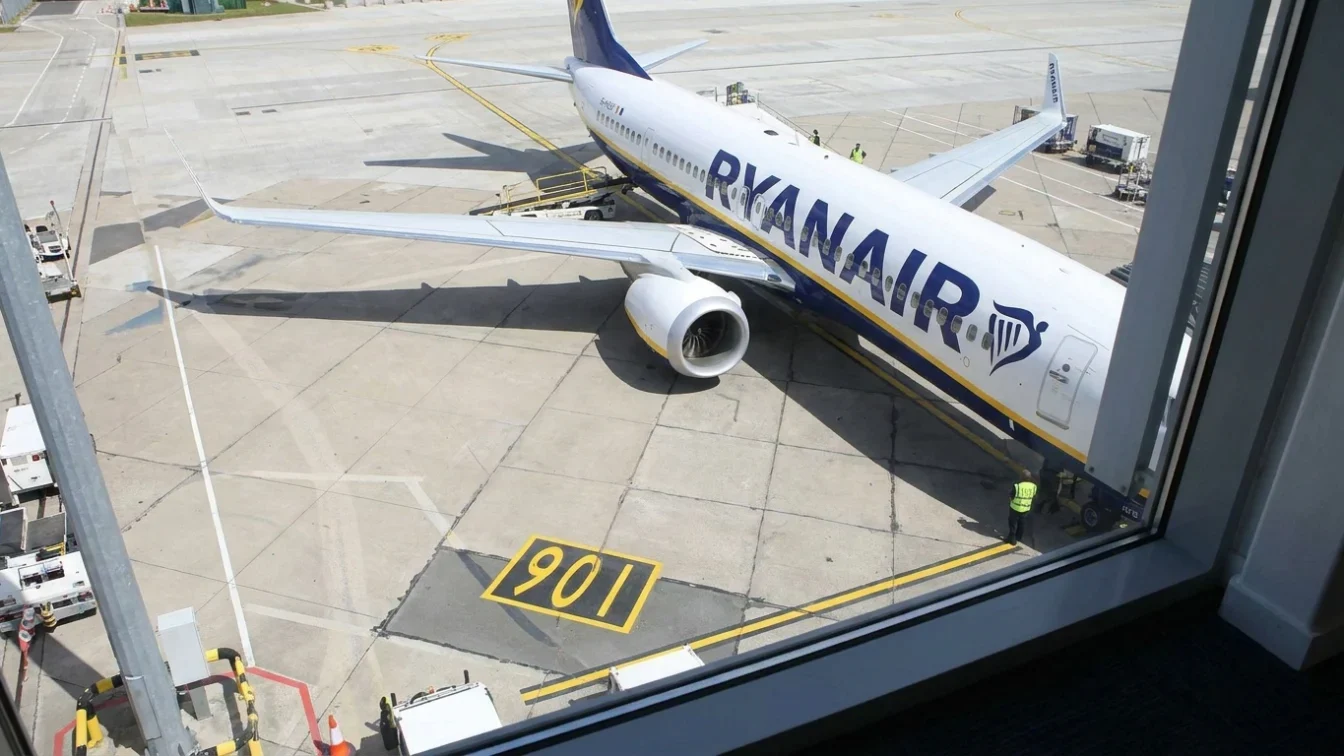 Ryanair a raportat un profit net record de 2,26 miliarde euro. Costurile petrolului pot schimba tarifele.