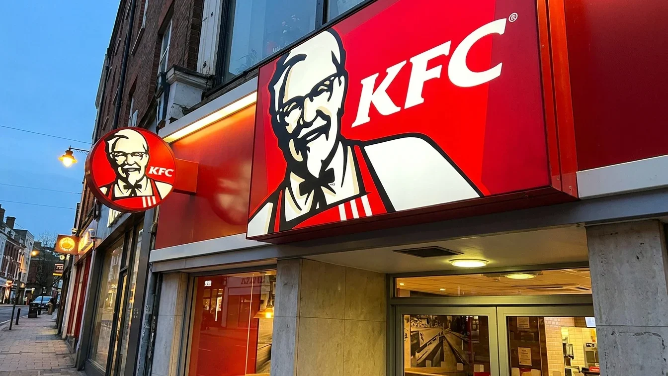 Profitul Sphera a scăzut cu 30% la vânzări record. Inflația afectează marjele KFC