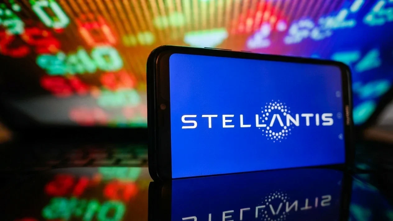 Stellantis investește 60 de miliarde de euro. Planul include reducerea producției auto europene.