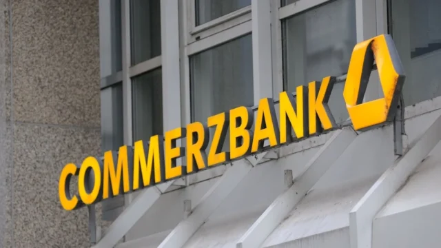 Commerzbank a respins oferta UniCredit de 38,8 miliarde de euro.