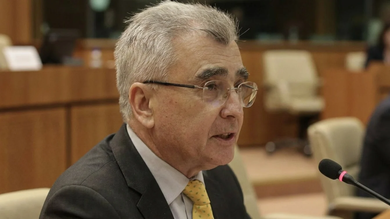 Guvernul vinde actiuni Romgaz si Hidroelectrica de 10 miliarde lei. USR contesta schema de stat