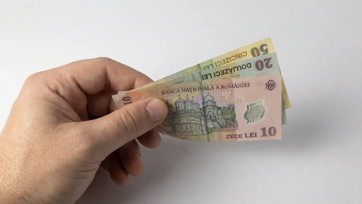 Vestea asteptata de milioane de pensionari. Cand intra banii pe card in luna mai