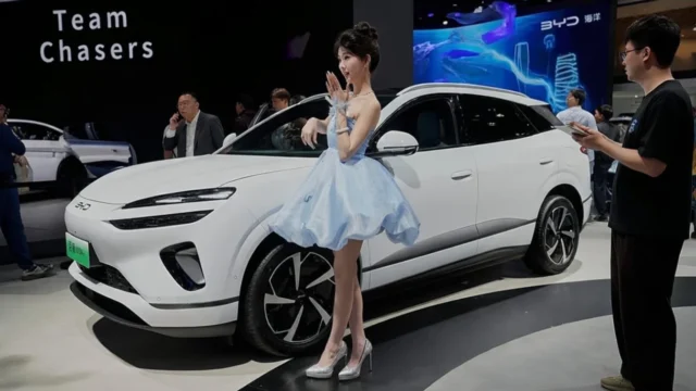 Cota chinezilor se dublează în Europa. Dacia își reduce vânzările în 2026.