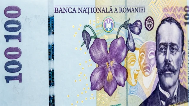 Leul pierde peste 3 procente în față euro. Ce se întâmplă pe piață interbancara chiar acum