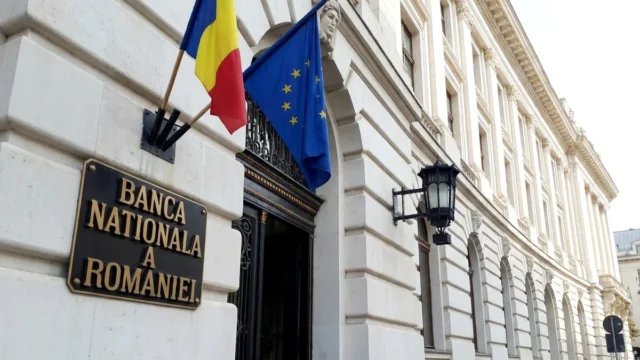Euro revine la 5,21 lei. Creditele corporate în valută ating 52% din total.