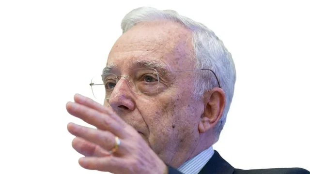 Isărescu respinge riscul de incapacitate de plată a României. Datoria publică a depășit 60% din PIB.