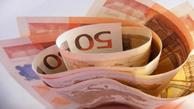Dobânzile titlurilor de stat depășesc 5 procente. Presiuni globale pe costurile de finanțare.