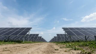 DTEK atinge 299 MW capacitate în România. Noul parc fotovoltaic Văcărești primește licență comercială.