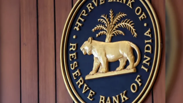 Fraudele bancare au crescut cu 46,4%. Valoarea atinge 48.021 crore rupii.